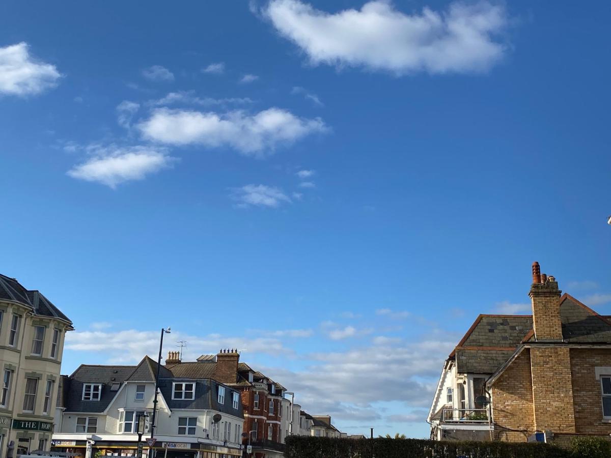 Bournemouth Beachfront Retreat 3 Bedroom 3 Bathroom Seaside B&B With Free Parking 외부 사진