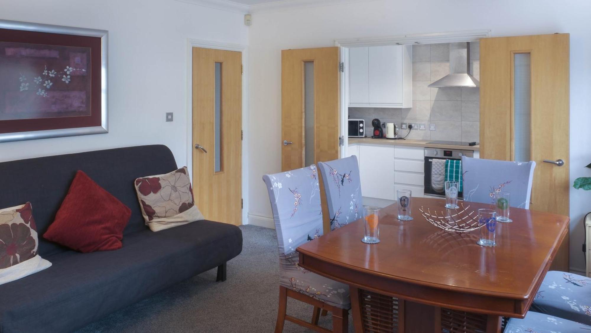 Bournemouth Beachfront Retreat 3 Bedroom 3 Bathroom Seaside B&B With Free Parking 외부 사진