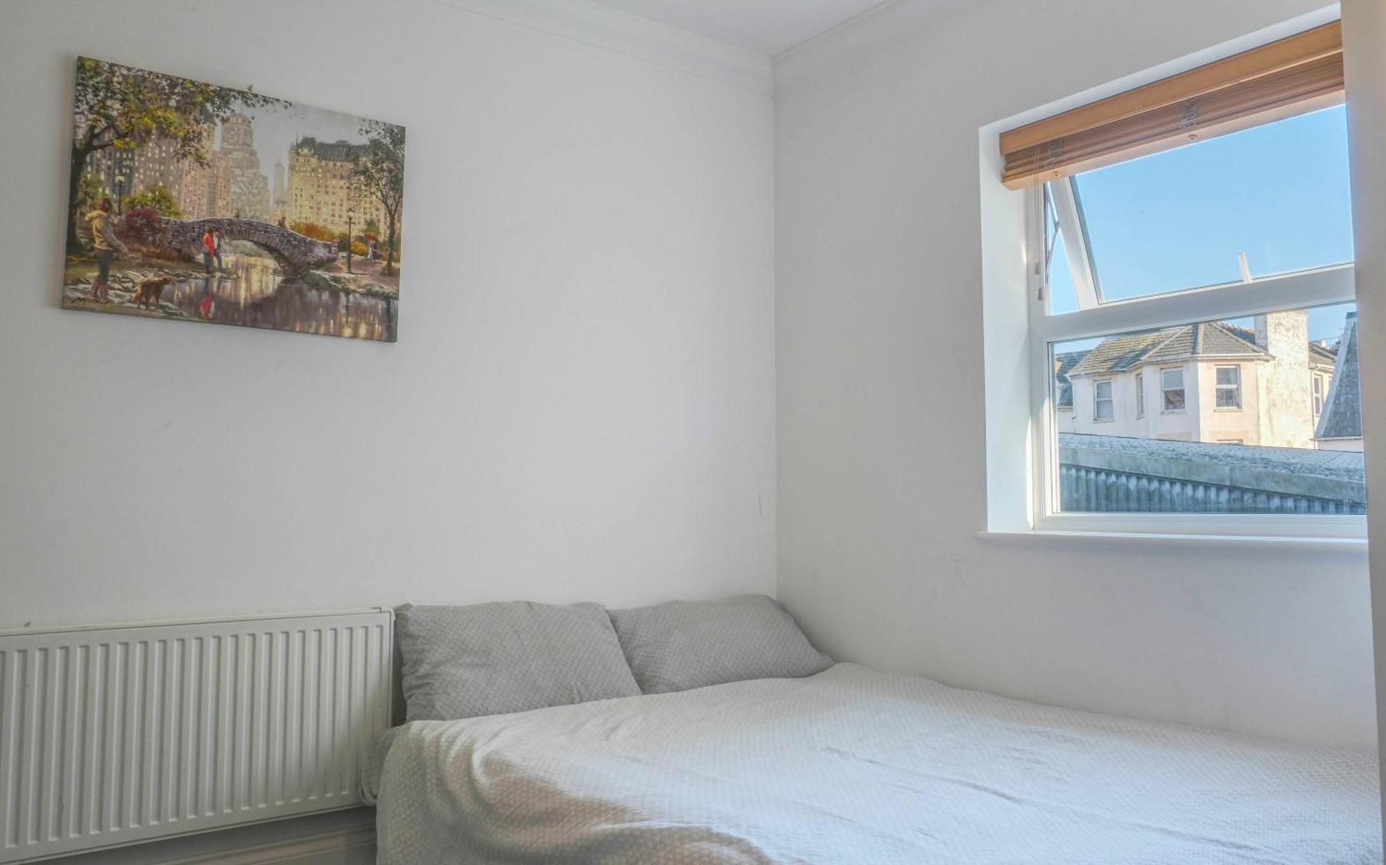 Bournemouth Beachfront Retreat 3 Bedroom 3 Bathroom Seaside B&B With Free Parking 외부 사진
