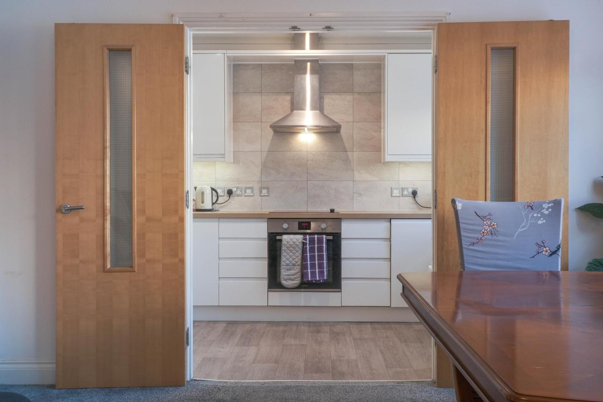 Bournemouth Beachfront Retreat 3 Bedroom 3 Bathroom Seaside B&B With Free Parking 외부 사진