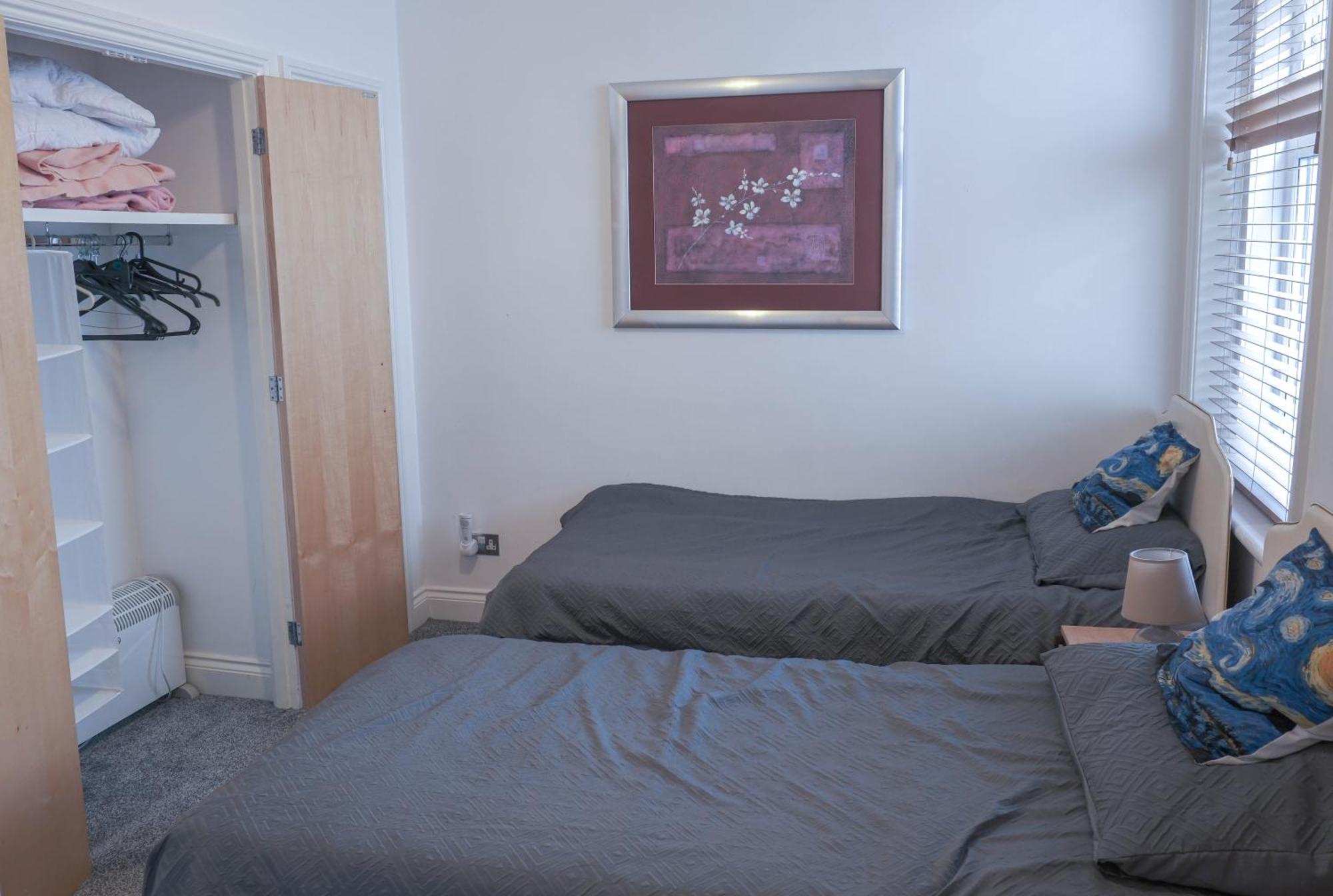 Bournemouth Beachfront Retreat 3 Bedroom 3 Bathroom Seaside B&B With Free Parking 외부 사진
