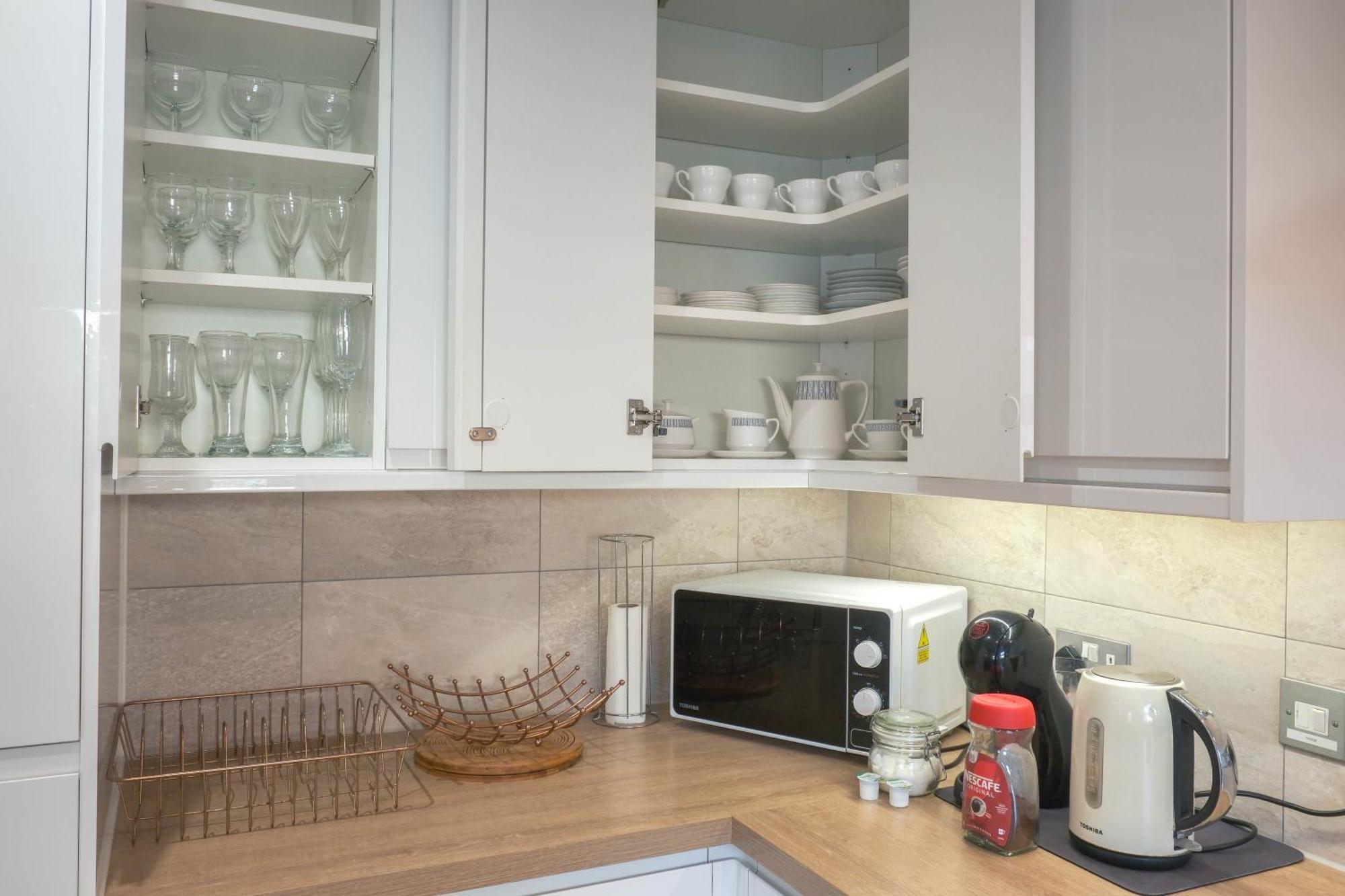 Bournemouth Beachfront Retreat 3 Bedroom 3 Bathroom Seaside B&B With Free Parking 외부 사진