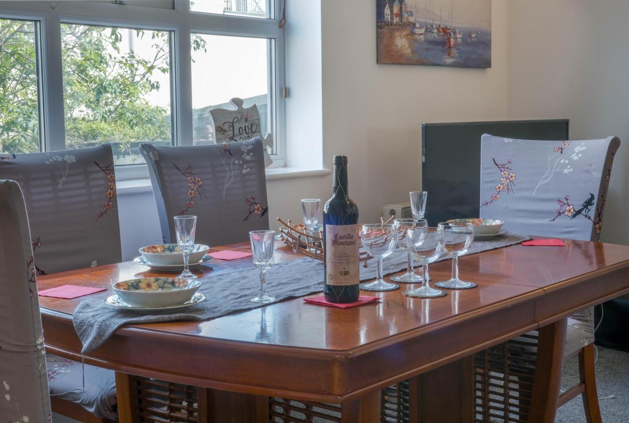 Bournemouth Beachfront Retreat 3 Bedroom 3 Bathroom Seaside B&B With Free Parking 외부 사진