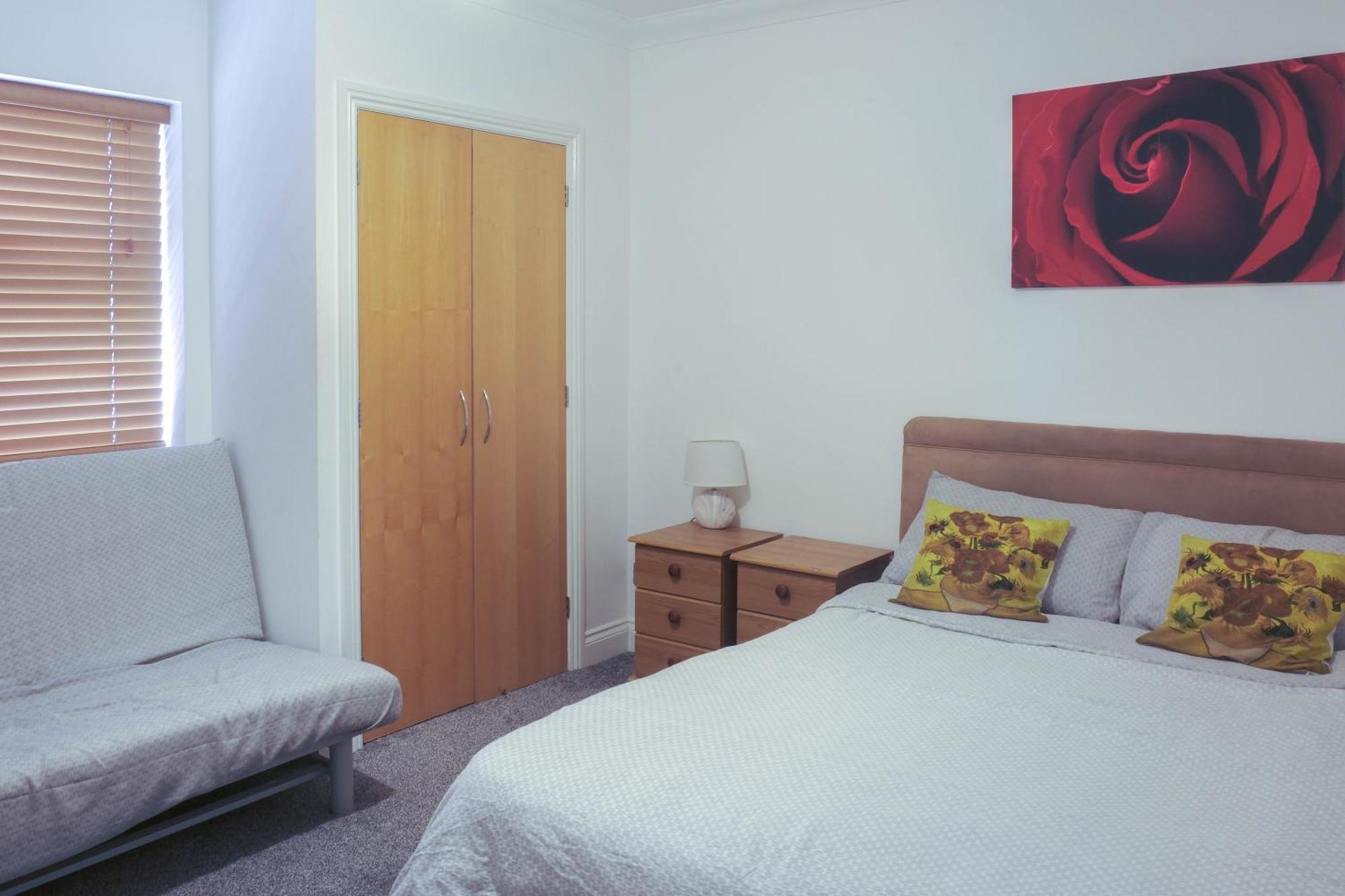 Bournemouth Beachfront Retreat 3 Bedroom 3 Bathroom Seaside B&B With Free Parking 외부 사진