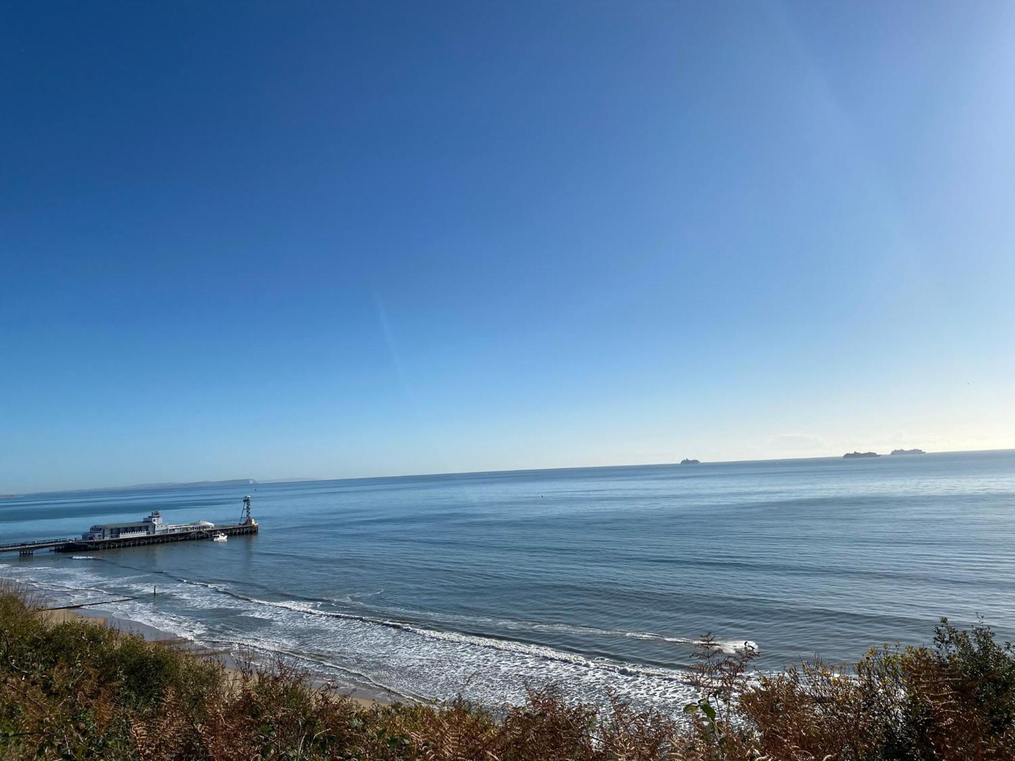 Bournemouth Beachfront Retreat 3 Bedroom 3 Bathroom Seaside B&B With Free Parking 외부 사진